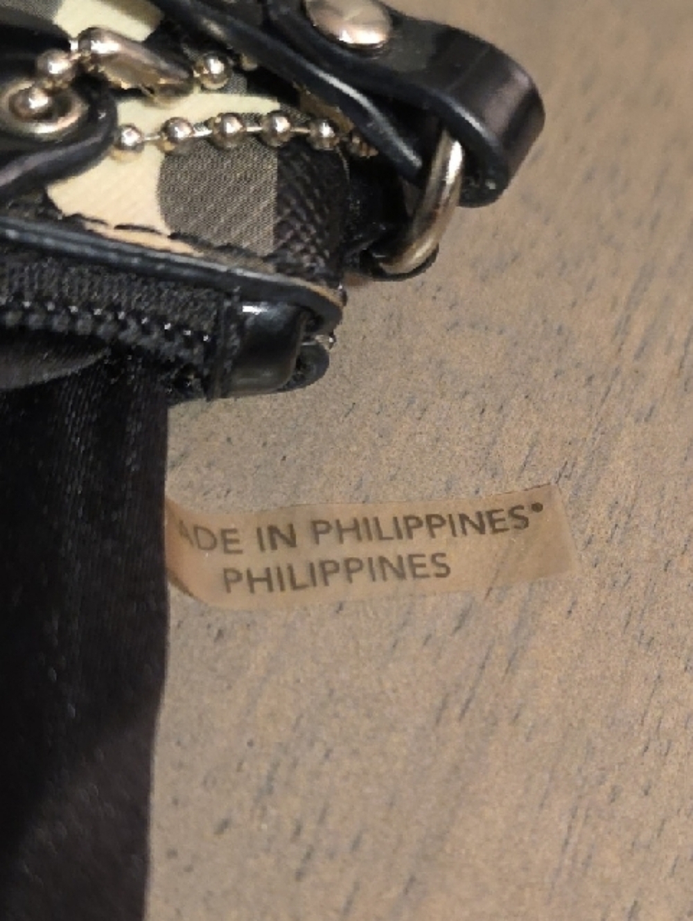 Coach Black and Cream Signature Wristlet - Picture 6 of 6